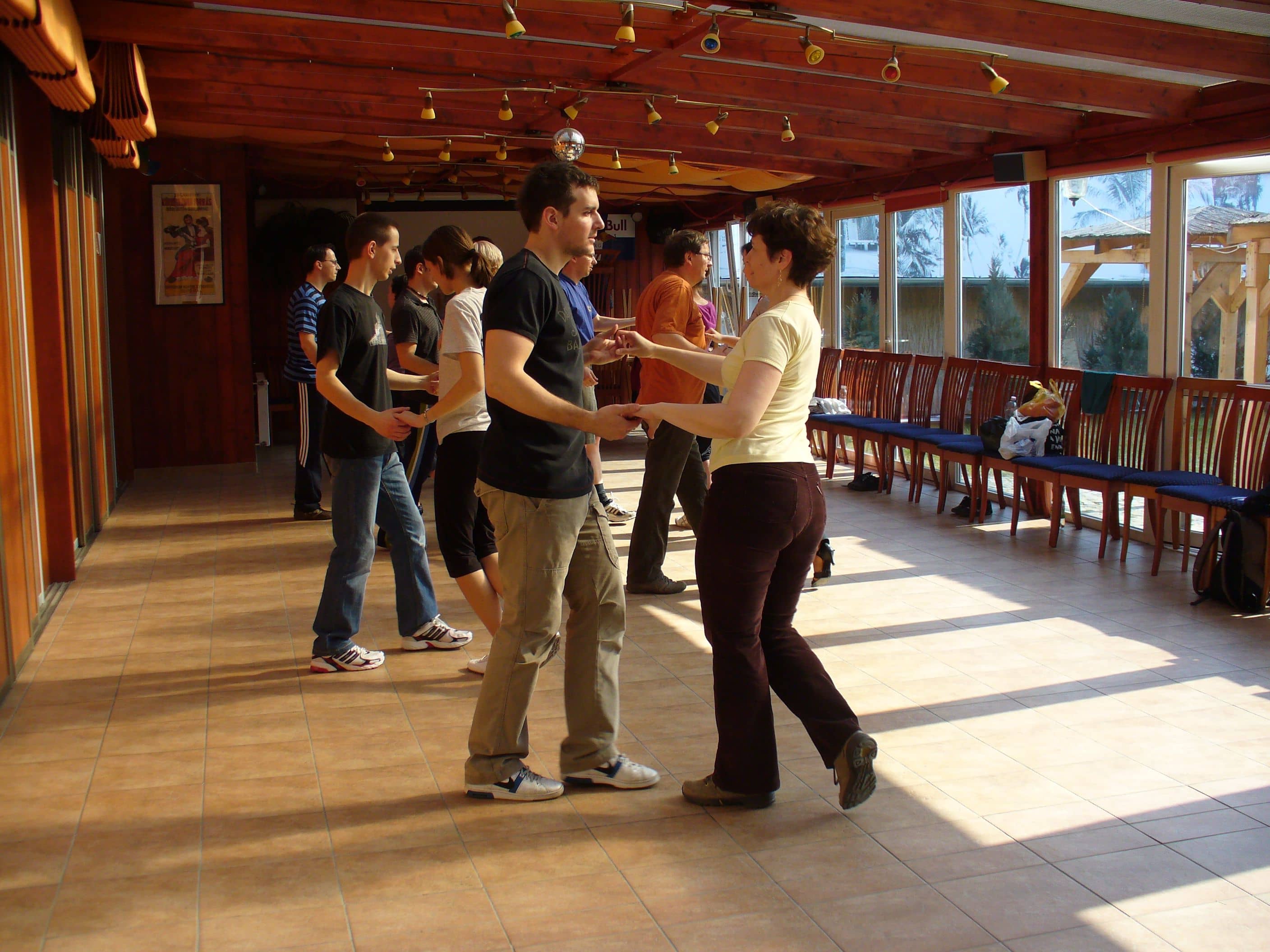 Egyedül jöttek, együtt mennek