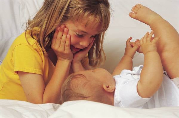 Kistestvér születik…