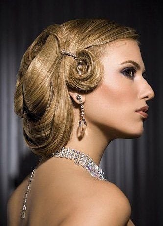 2011-es esküvői frizura trend