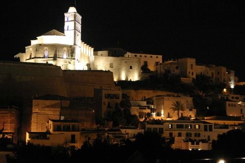 Ibiza a bulis paradicsom