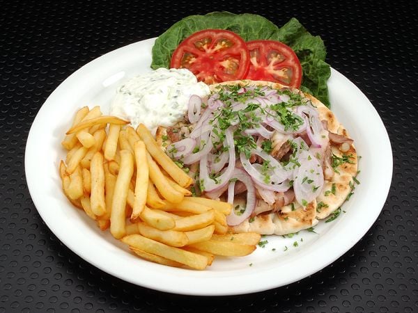 Gyros tál házilag saját sütésű pitával