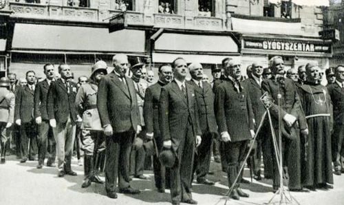 A Teleki-kormány lavírozó bel-és külpolitikája