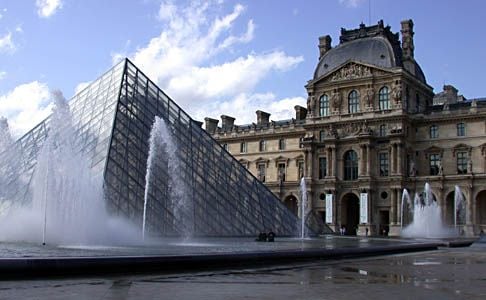 A párizsi Louvre