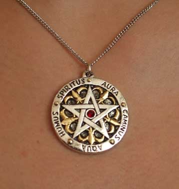 A mágikus hatású amulett