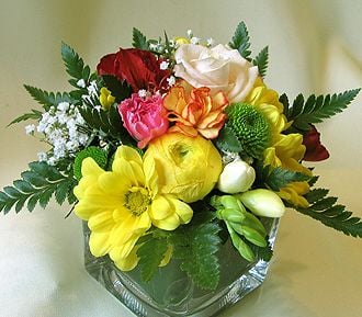 Asztali csokor friss virágból