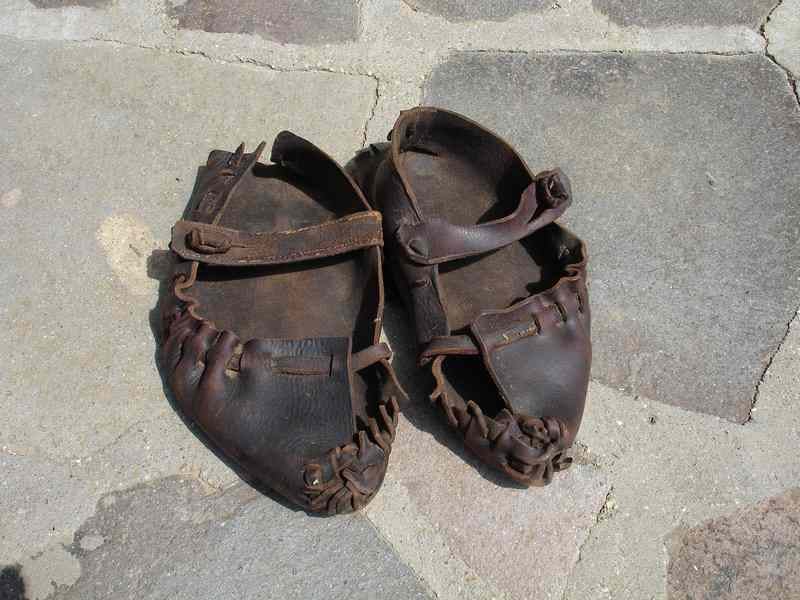 A bocskor és a kapca