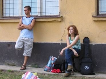 A szóba elegyedés